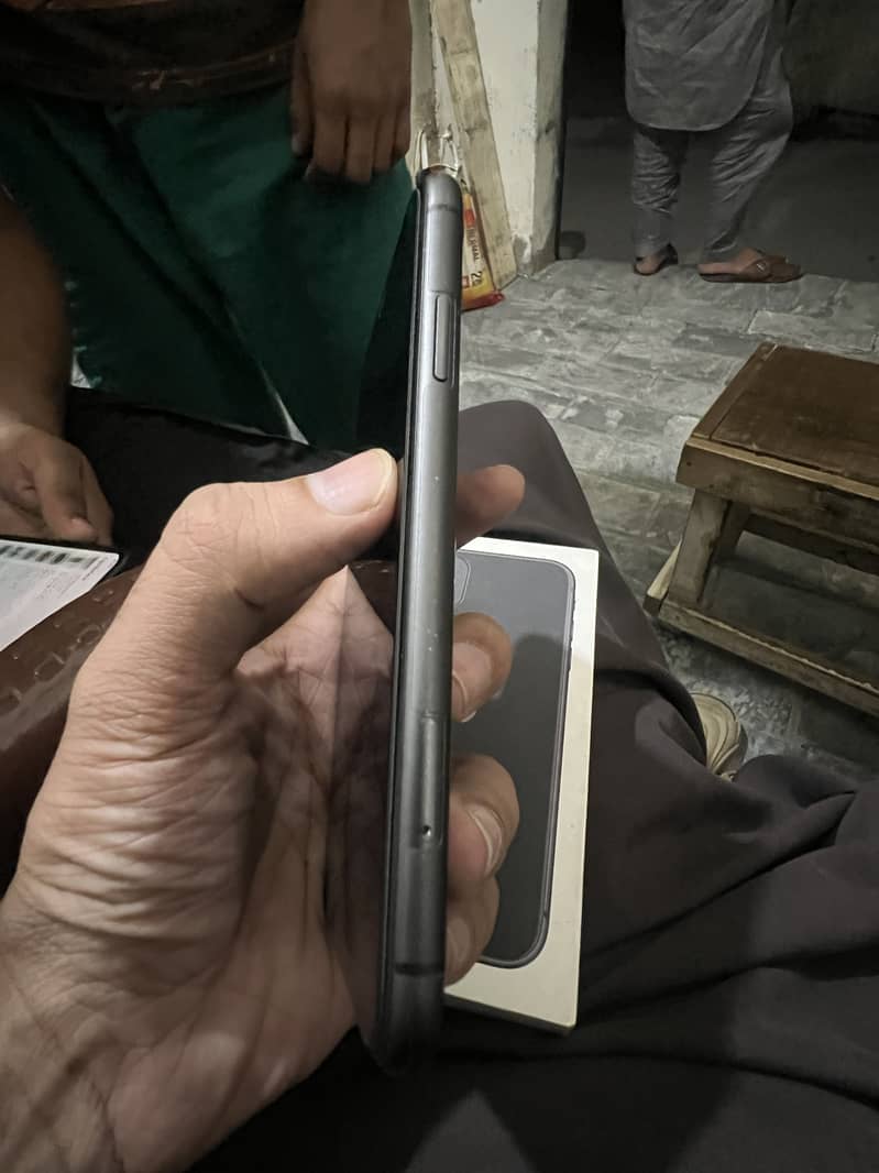 Apple iPhone 11 2