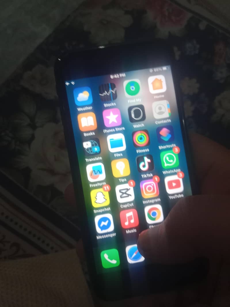 Apple iPhone 8 1