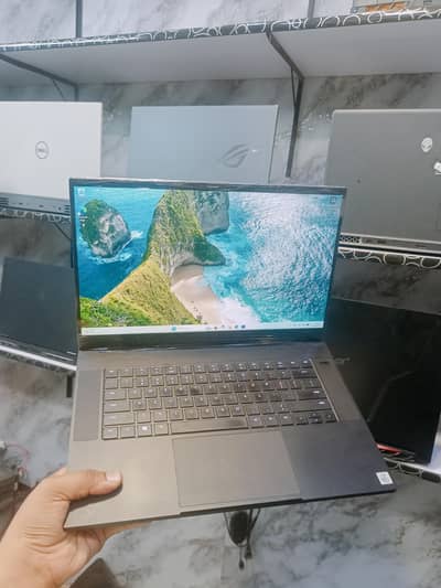 Razer Blade 15 gaming laptopi7-10875H RTX 3070 16GB 512GB 360Hz