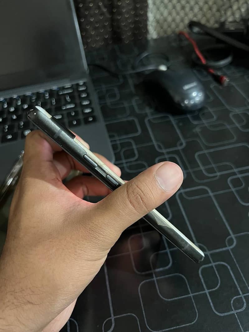 Google Pixel 6a 5