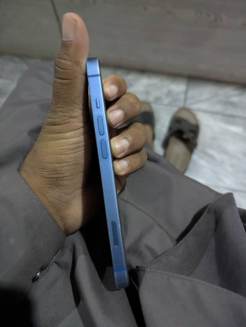 Apple iPhone 13 1