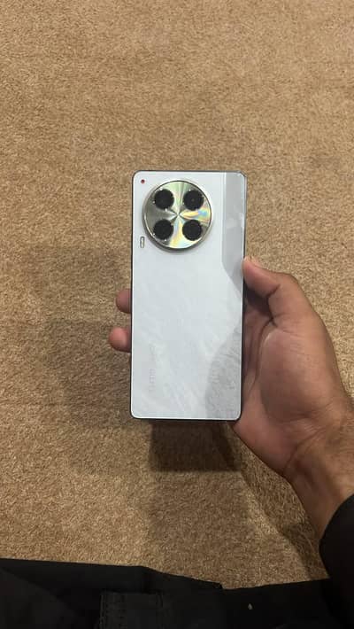 Tecno CAMON 30 Premier