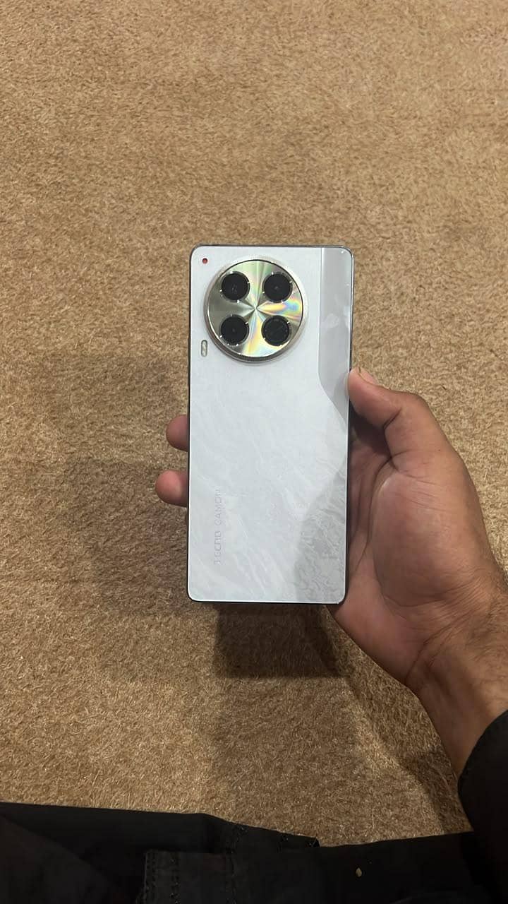 Tecno CAMON 30  8*256 0