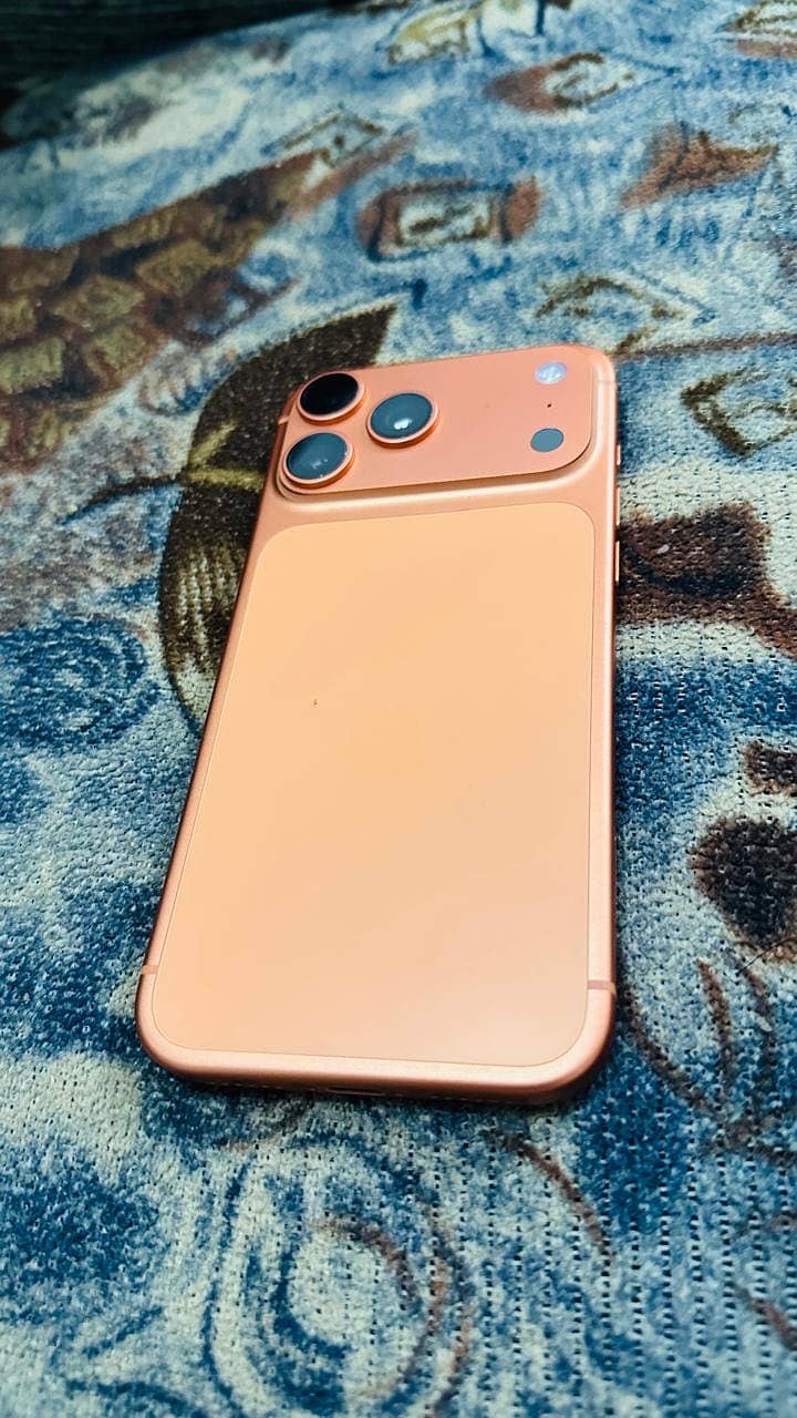 Apple iPhone 17 Pro Max 0
