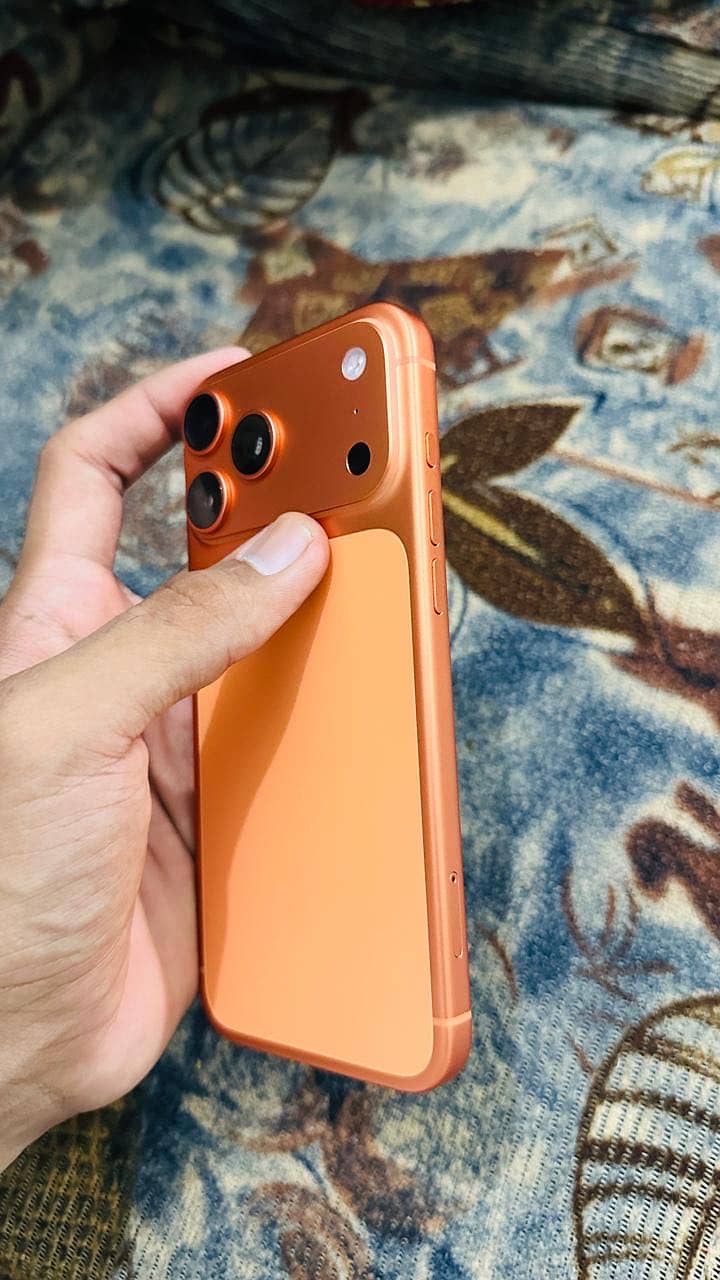Apple iPhone 17 Pro Max 5