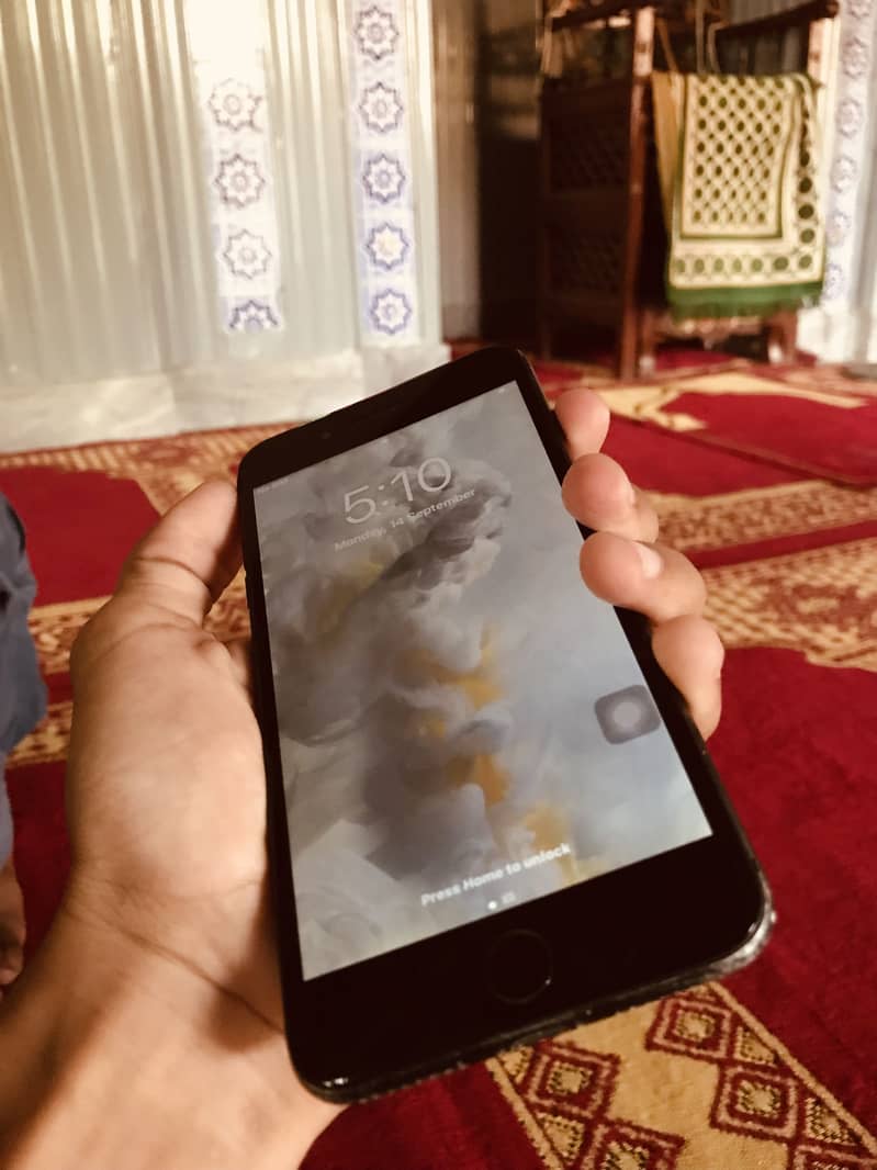 Apple iPhone 7 Plus 0