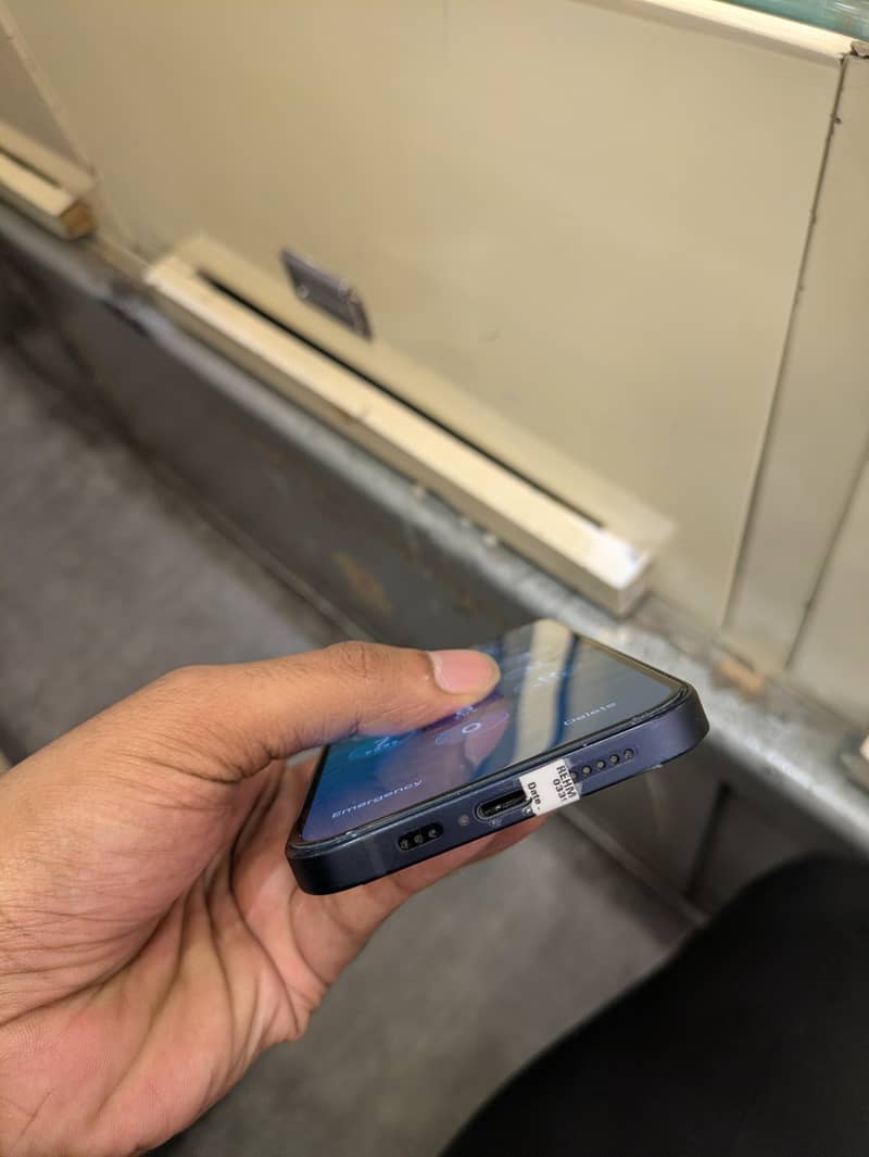 Apple iPhone 12 3