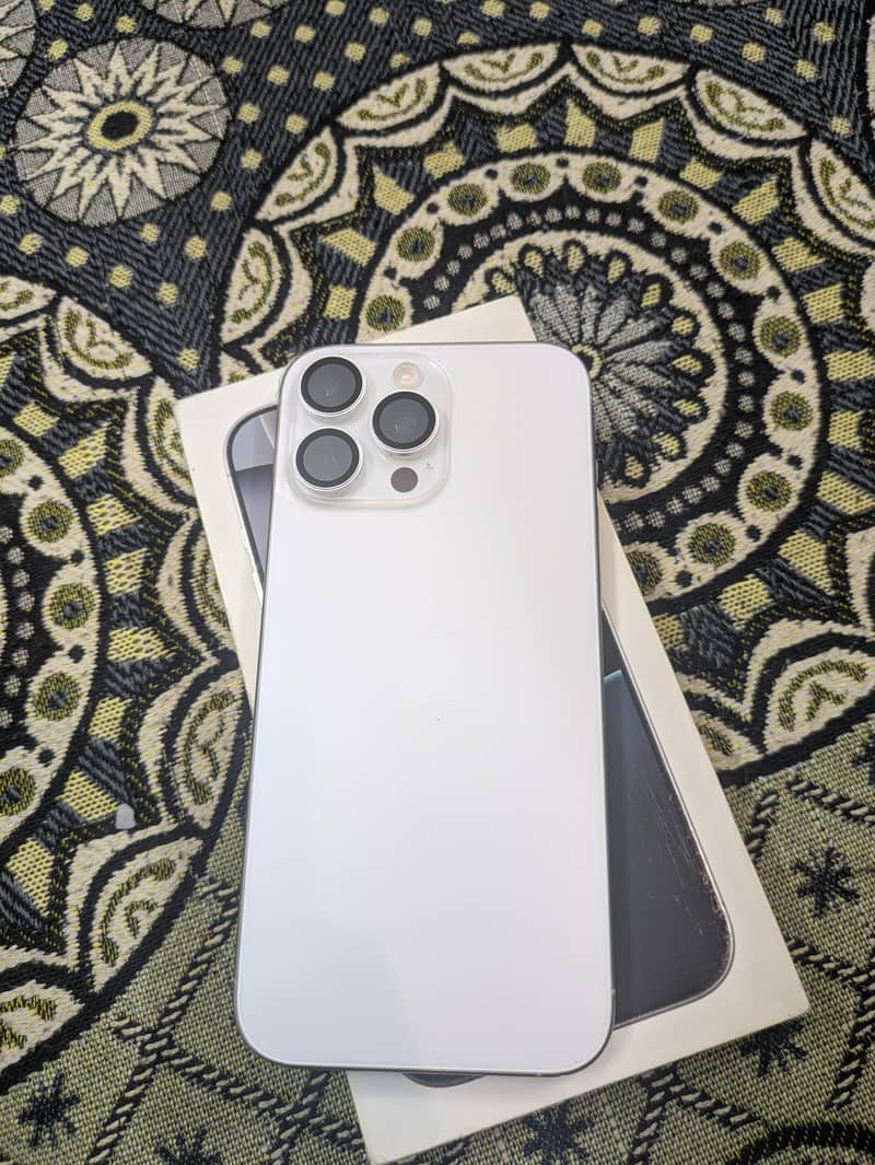 Apple iPhone 16 Pro Max 0