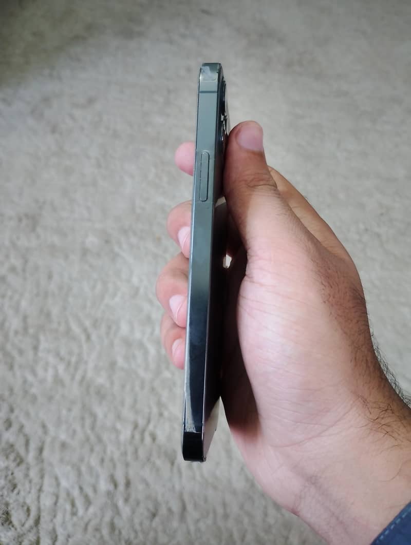 Apple iPhone 12 Pro 3