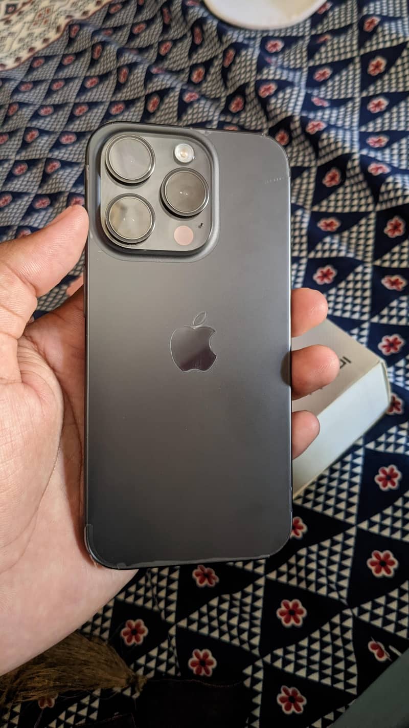 Apple iPhone 15 Pro 0