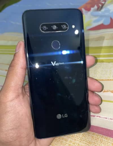 LG V40 ThinQ