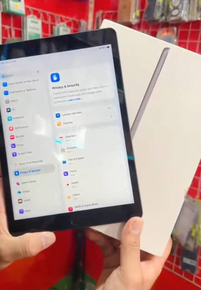Ipad 9th Gen 256 GB With Box 10/10 Condition