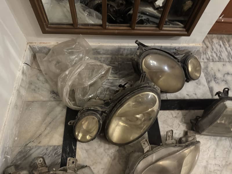 W211 EClass Headlight pair 2007 shape 0