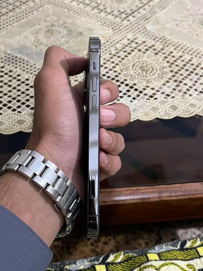 Apple iPhone 12 Pro 2