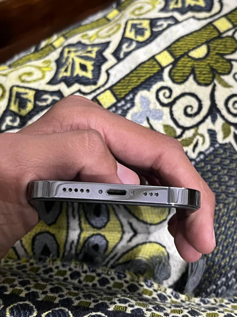 Apple iPhone 12 Pro 3