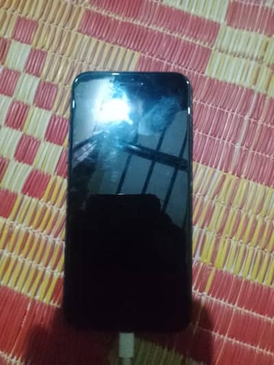 Apple iPhone 7 12gb With Icloud