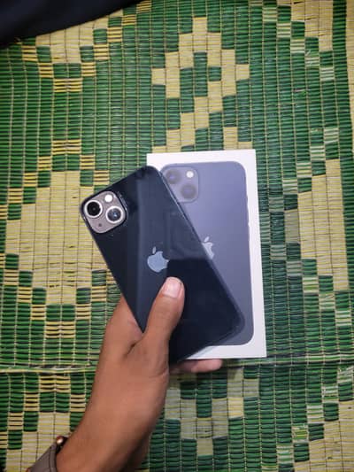 Apple iPhone 13