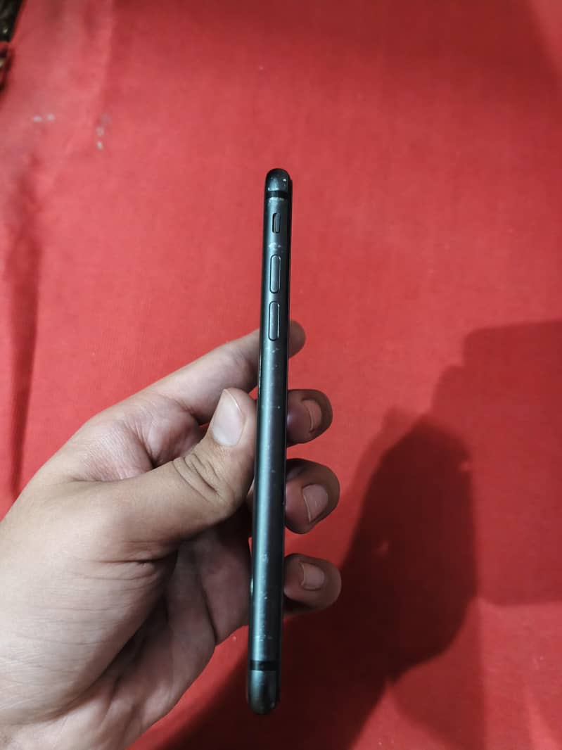 Apple iPhone 8 1