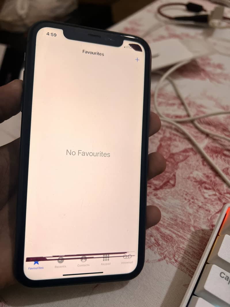 Apple iPhone 11 4