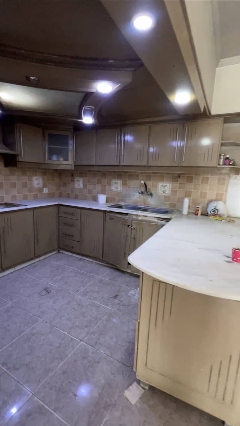 WELL MAINTAINED UPPER PORTION 1