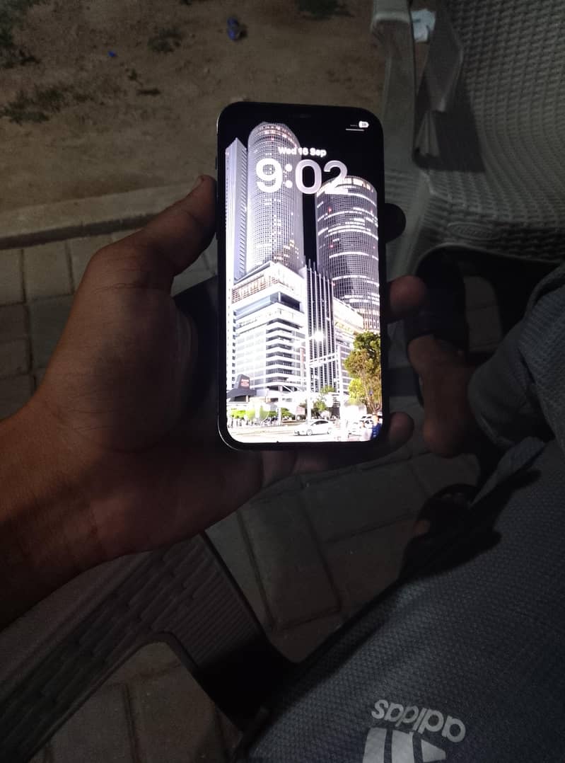 Apple iPhone 12pro 1