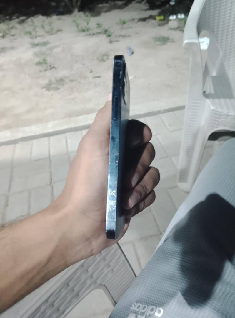 Apple iPhone 12pro 3