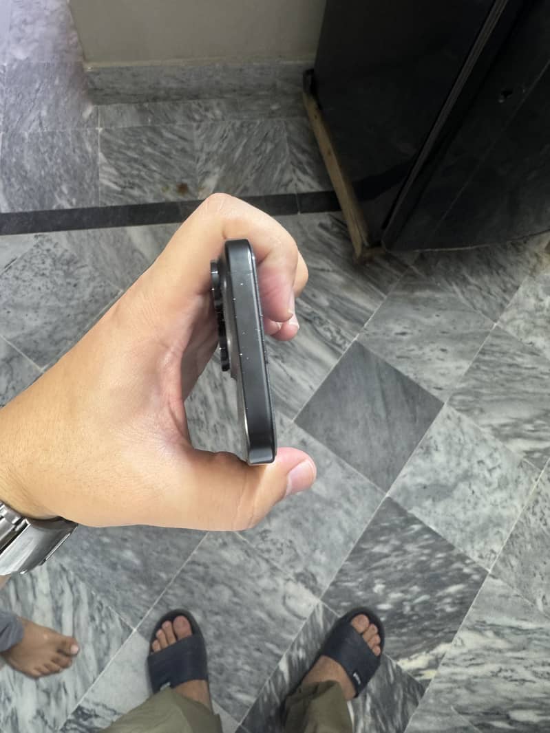 Apple iPhone 16 Pro 7