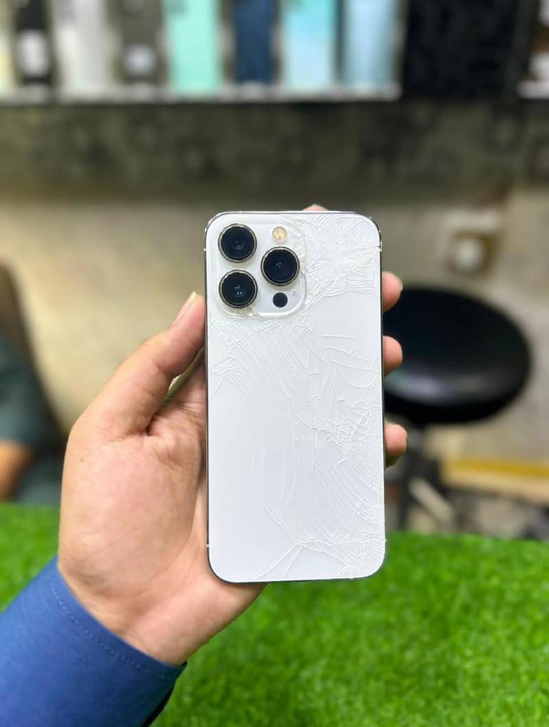 Apple iPhone 13 Pro 1