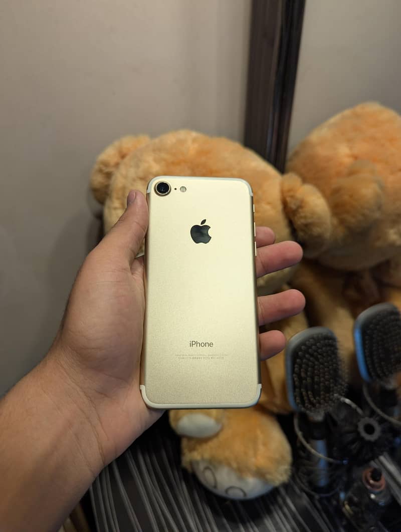 Apple iPhone 7 2