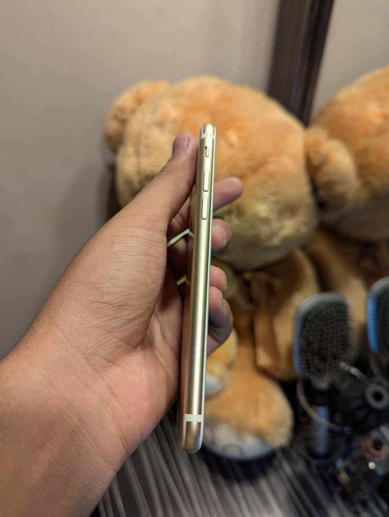 Apple iPhone 7 5
