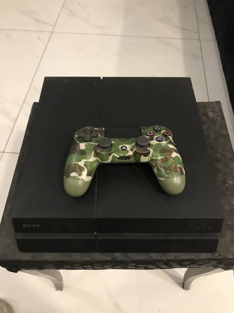 PS4 500GB with controller 0