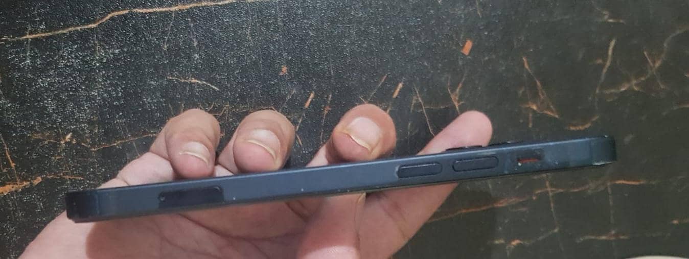 Apple iPhone 12 3
