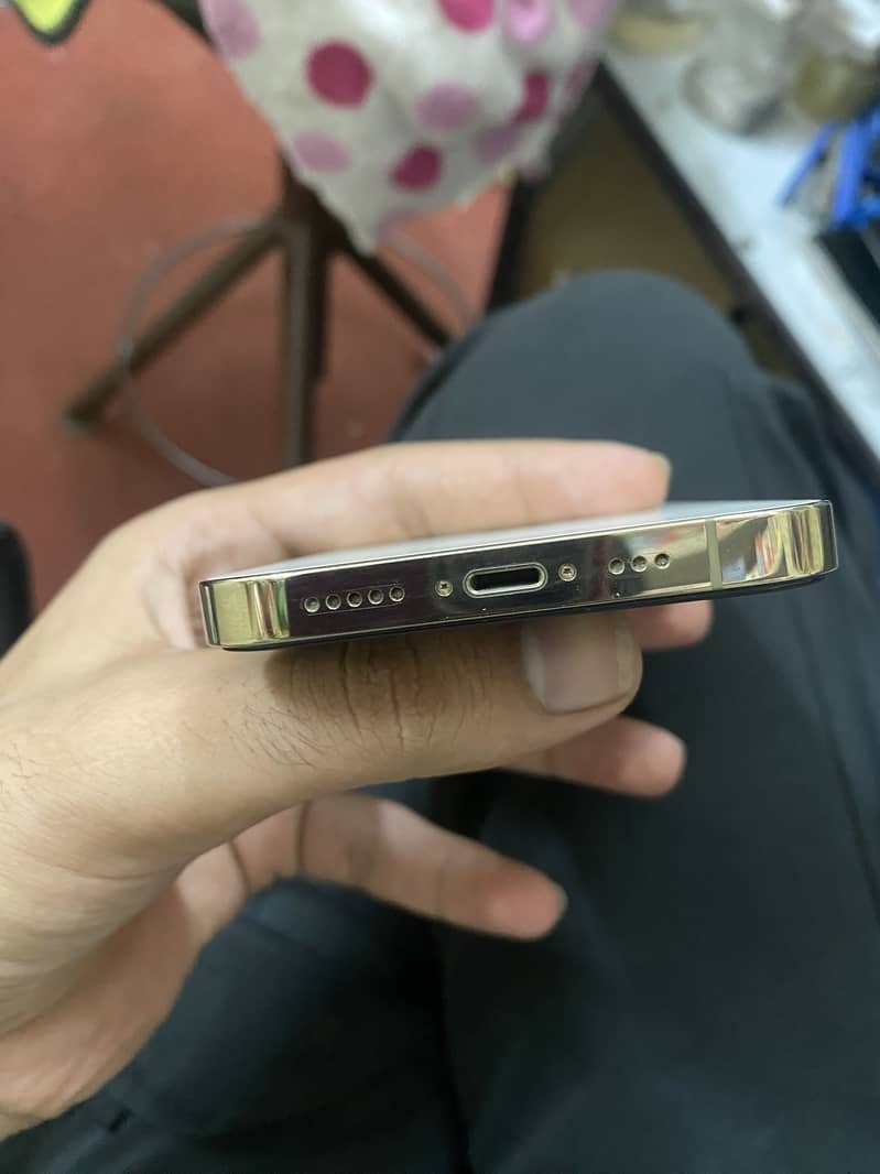 iPhone 13 pro 2