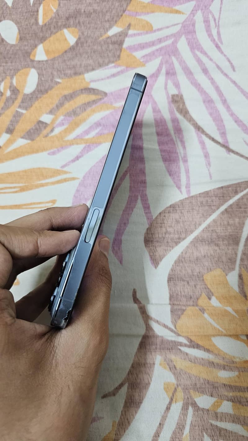 Apple iPhone 13 Pro 3