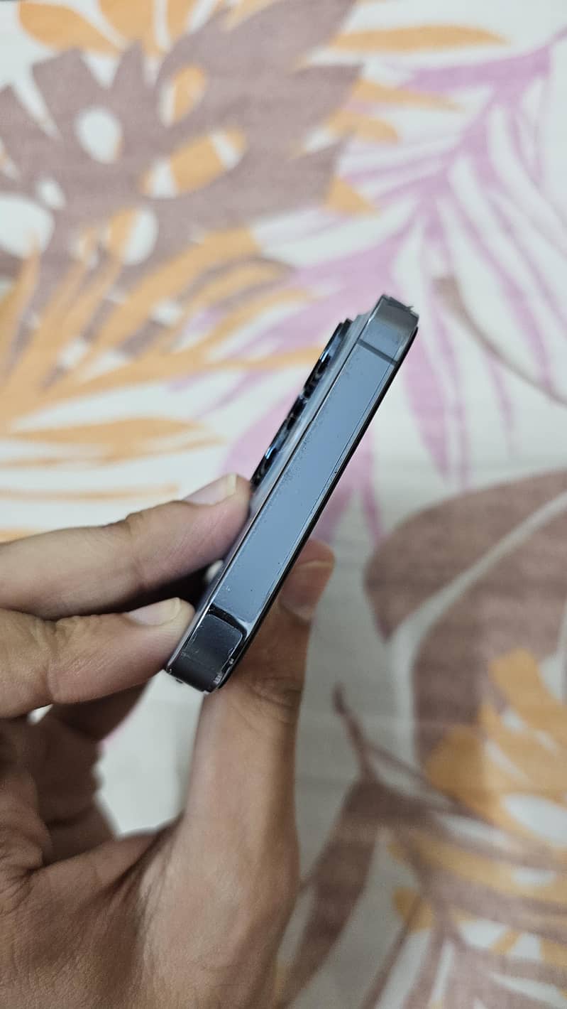 Apple iPhone 13 Pro 4