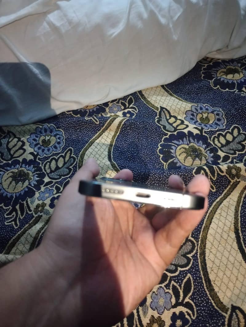 Apple iPhone 12 Pro 1