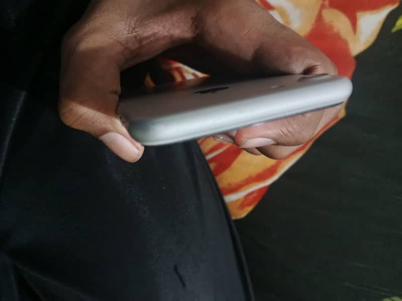 Apple iPhone 7 6