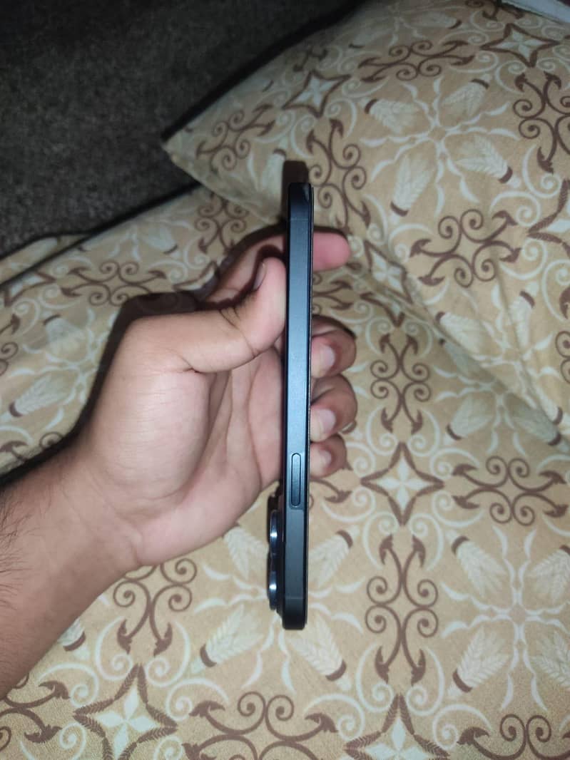 Apple iPhone 15 Pro Max 1
