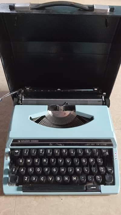 antique silver reed company typewriter for typing hobbies