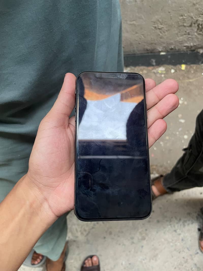 Apple iPhone XS 1