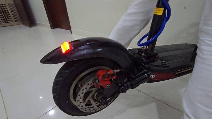 E10 SCOOTY 5