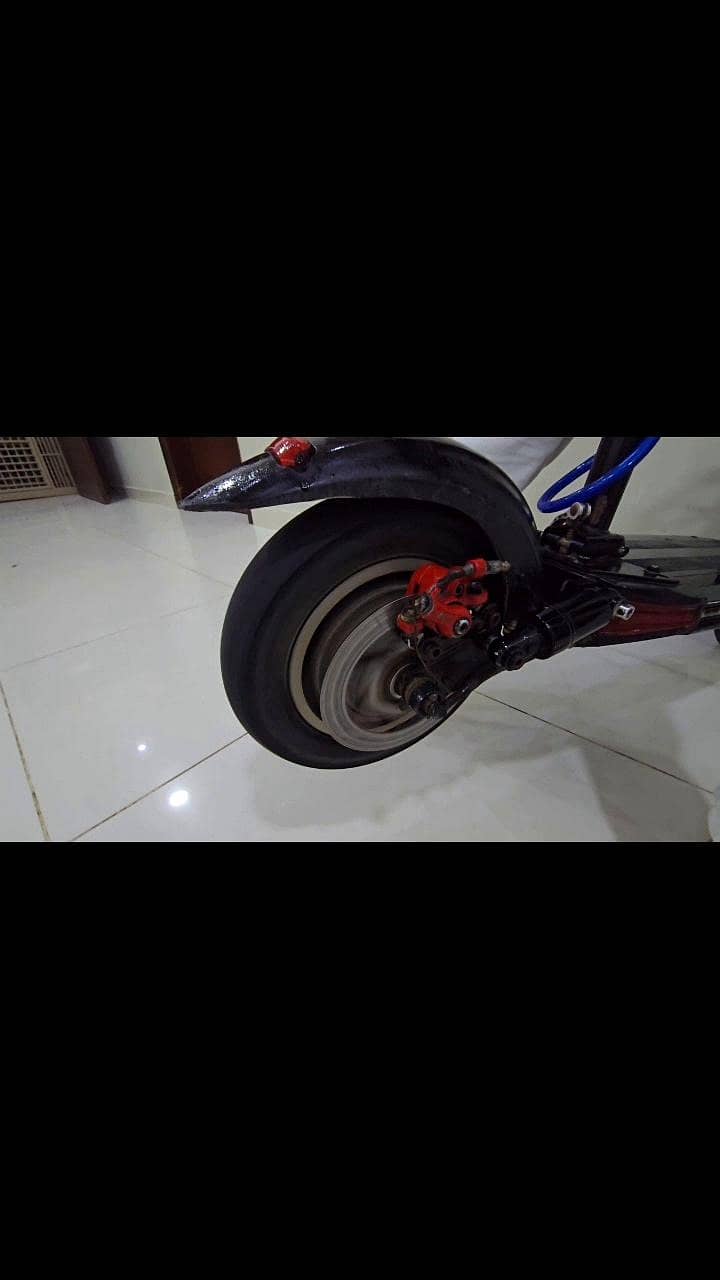 E10 SCOOTY 10