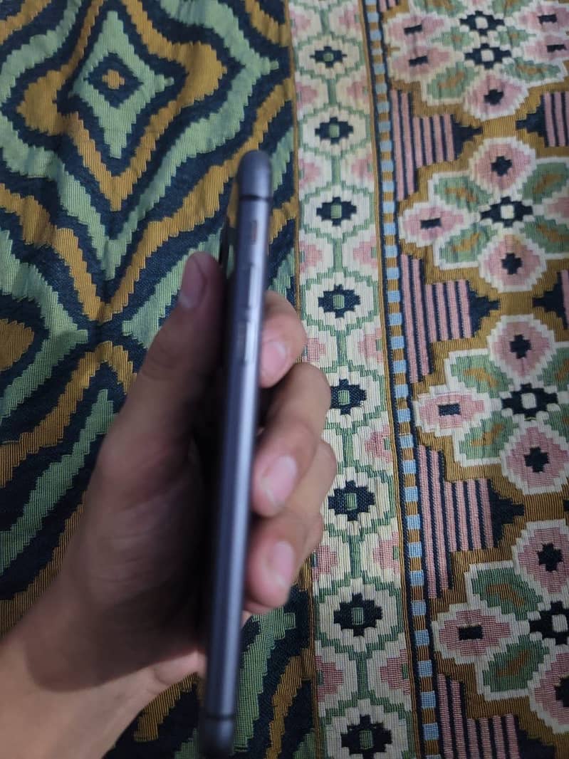 Apple iPhone 11 5