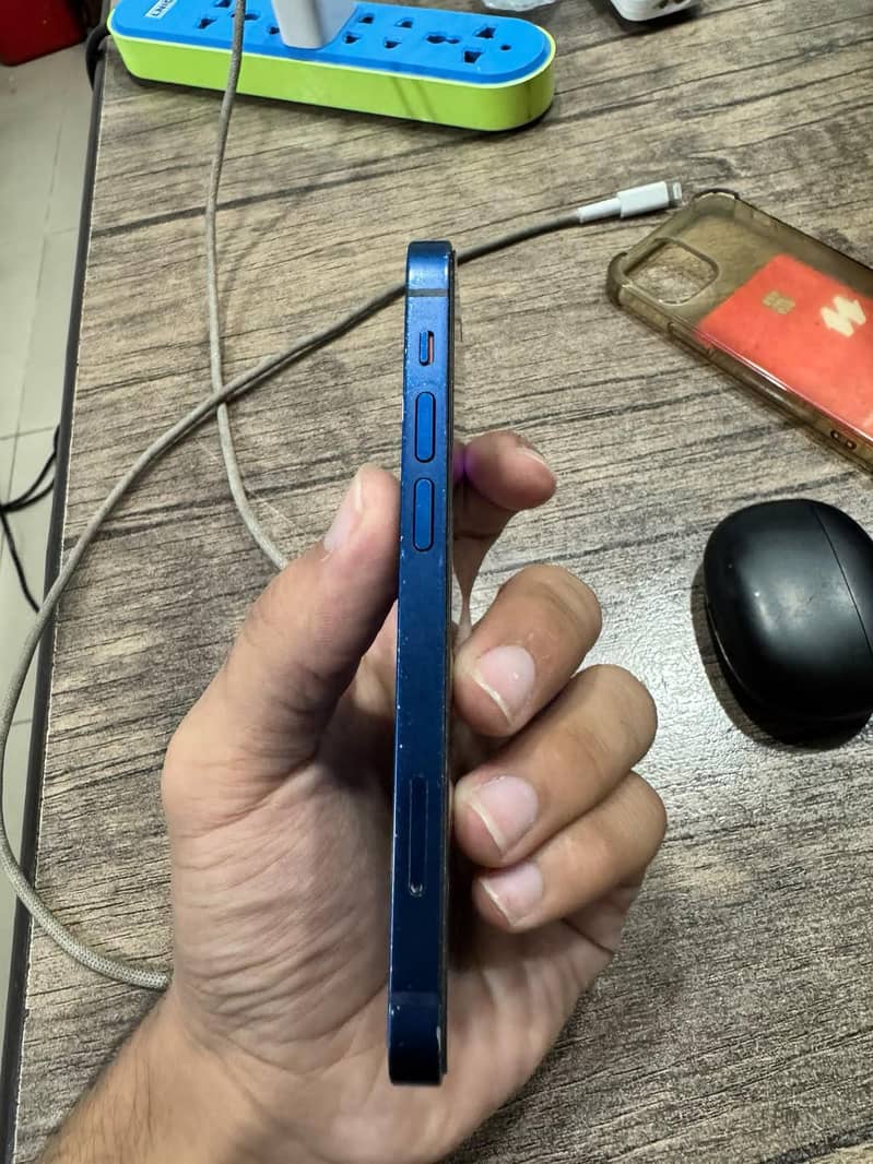 Apple iPhone 12 mini 4