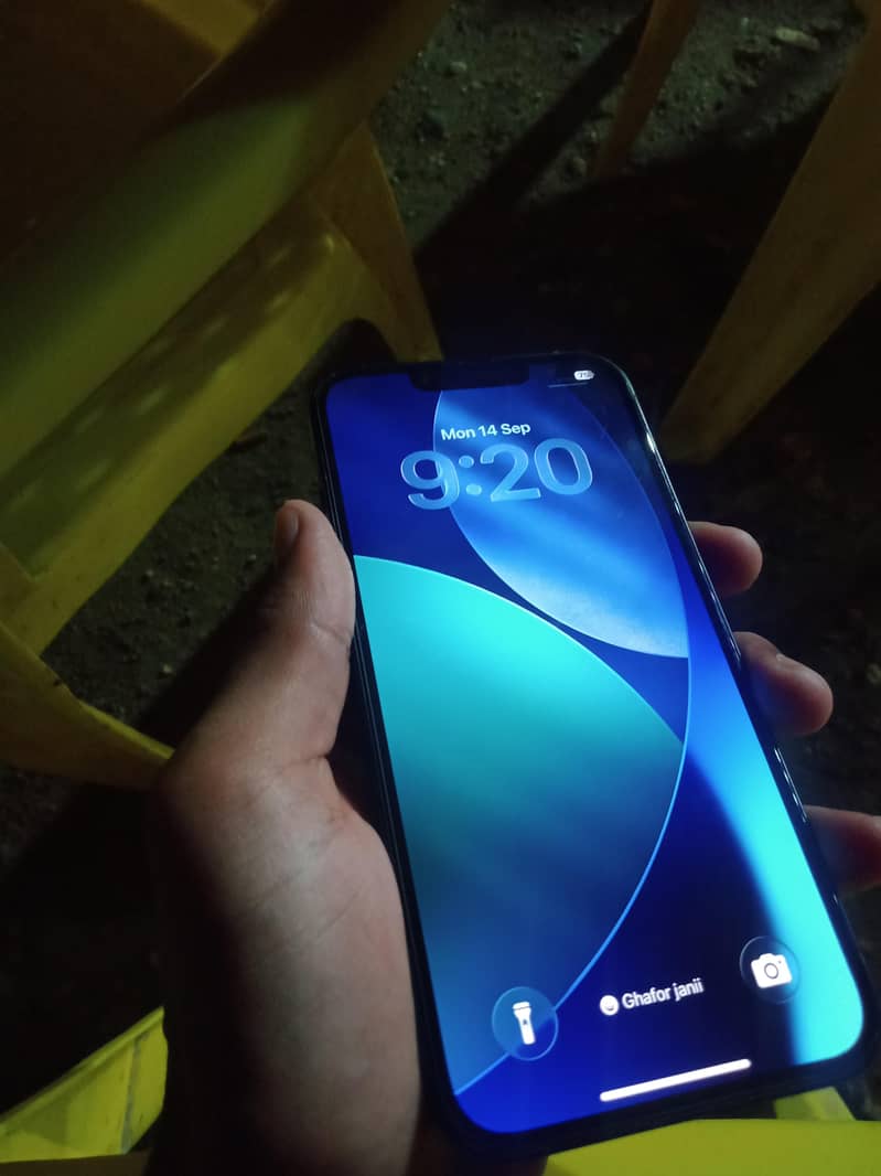 Apple iPhone 13 2
