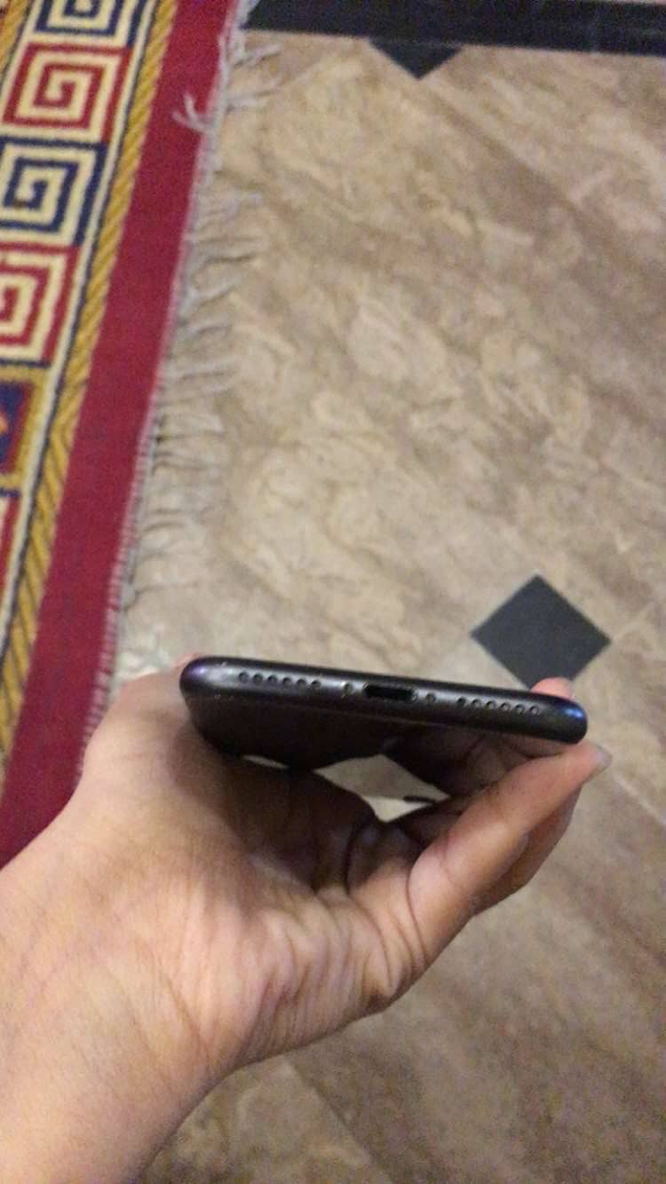 Apple iPhone 8 5