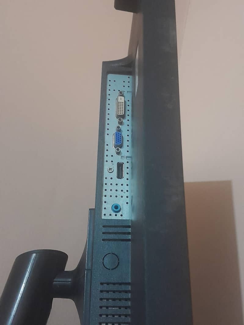 24 inch Computer LCD 1