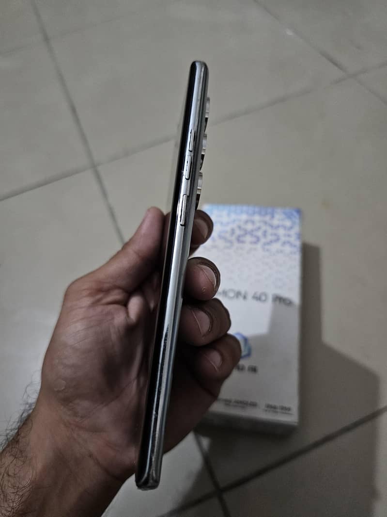 Tecno CAMON 40 Pro 8