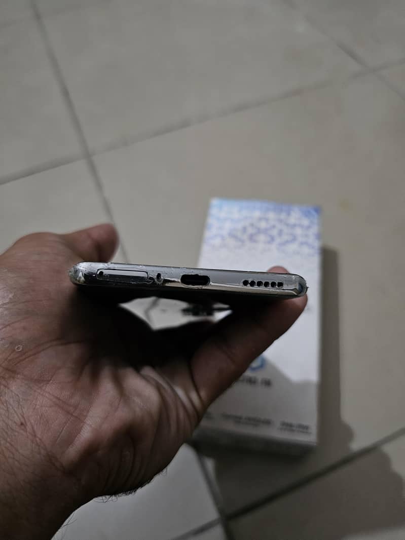 Tecno CAMON 40 Pro 9
