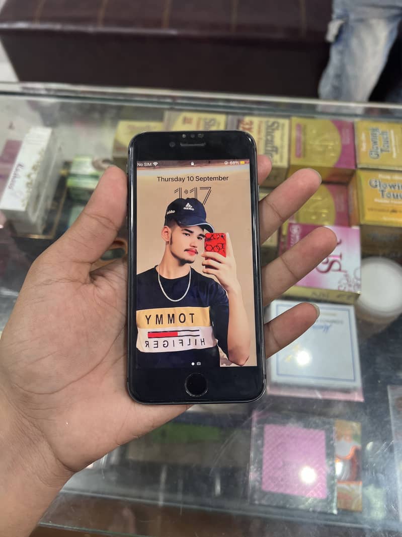 Apple iPhone 8 4